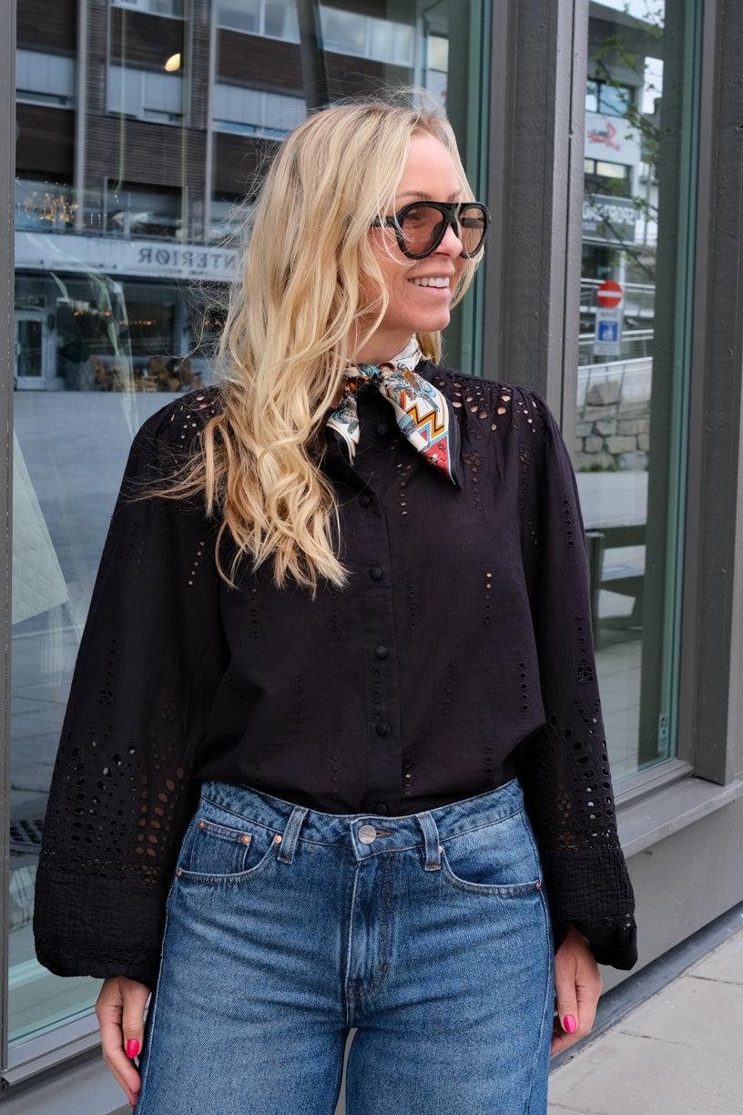 Camil Shirt Black
