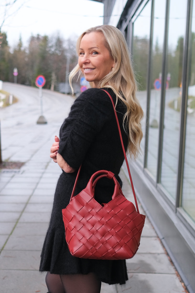 Misu Medium Falu Red