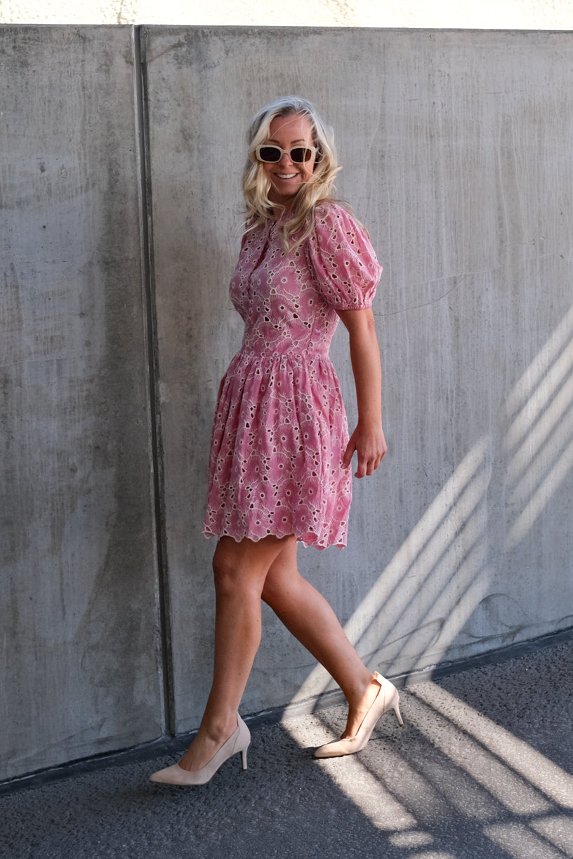 Broderie Anglaise Puffed Dress Rose Pink