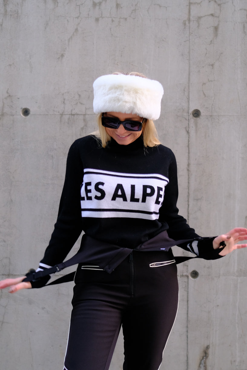 Les Alpes Knitted Sweater Black