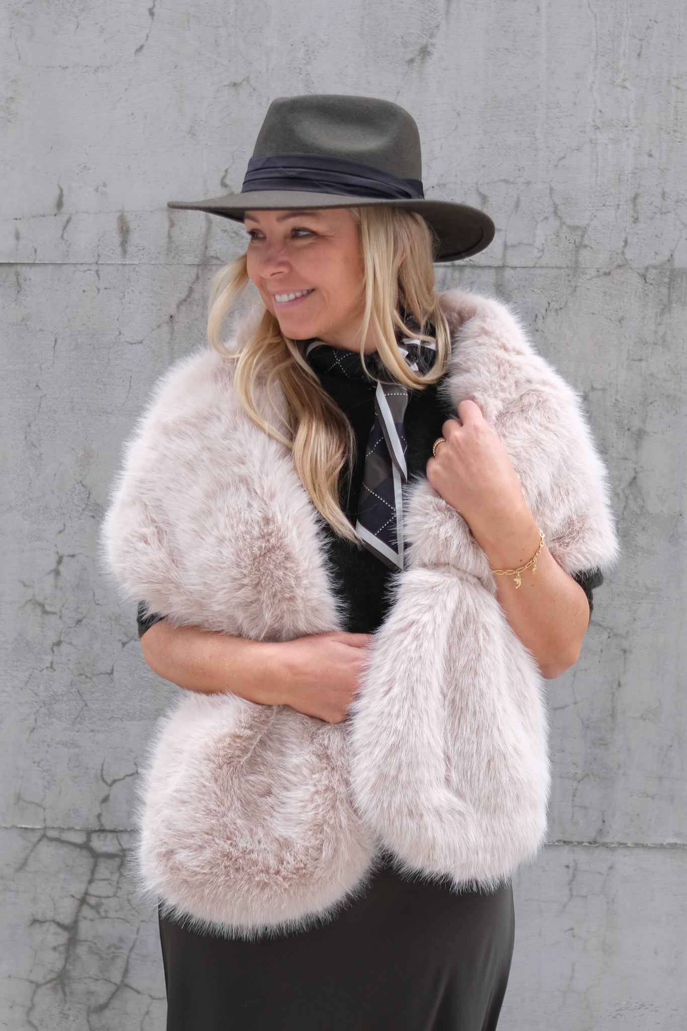 Stola Sjal Lys Beige