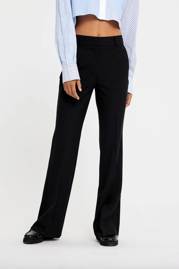 Olivia Regular Black