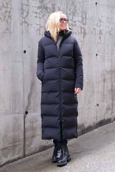 Infinity Down Coat Black