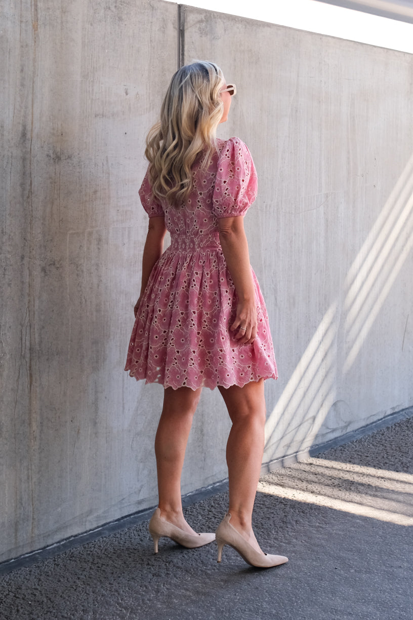 Broderie Anglaise Puffed Dress Rose Pink