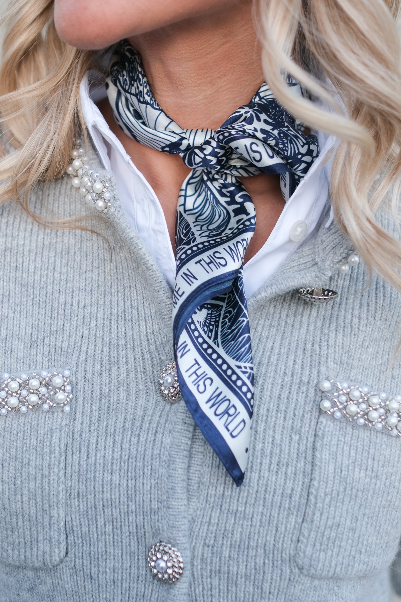 Italiensk Silke Skjerf Square Navy/Creme