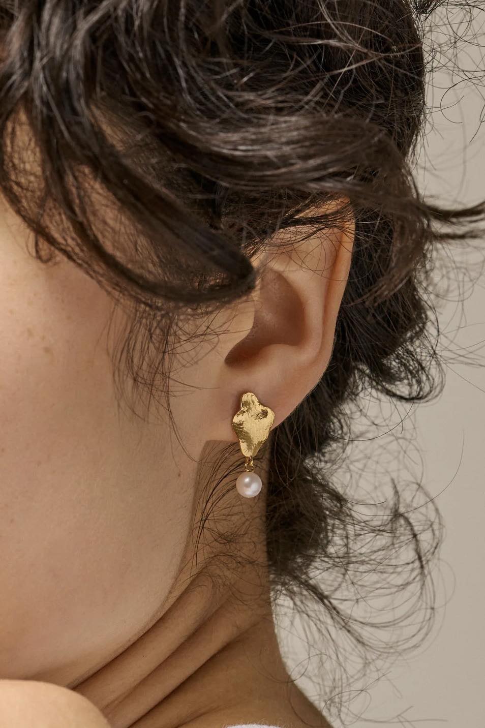 Earring Caia Small Gold Pearl