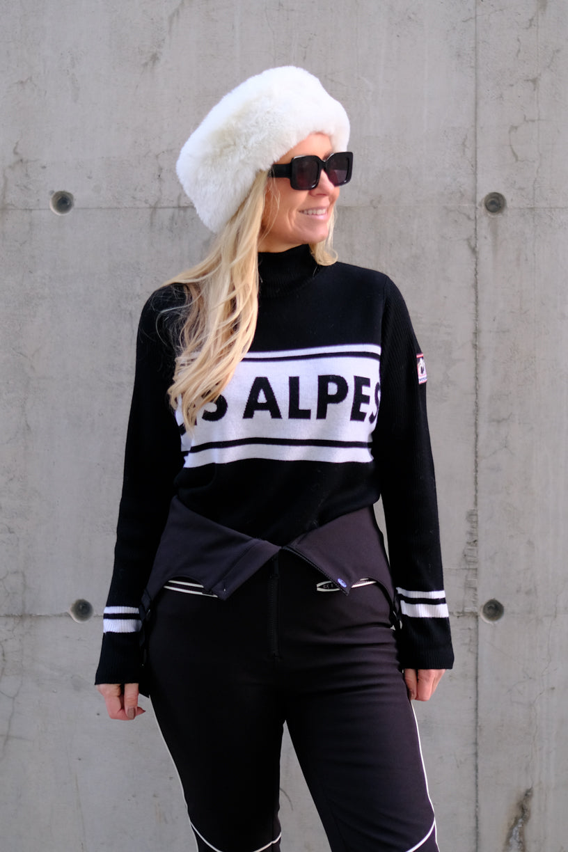 Les Alpes Knitted Sweater Black