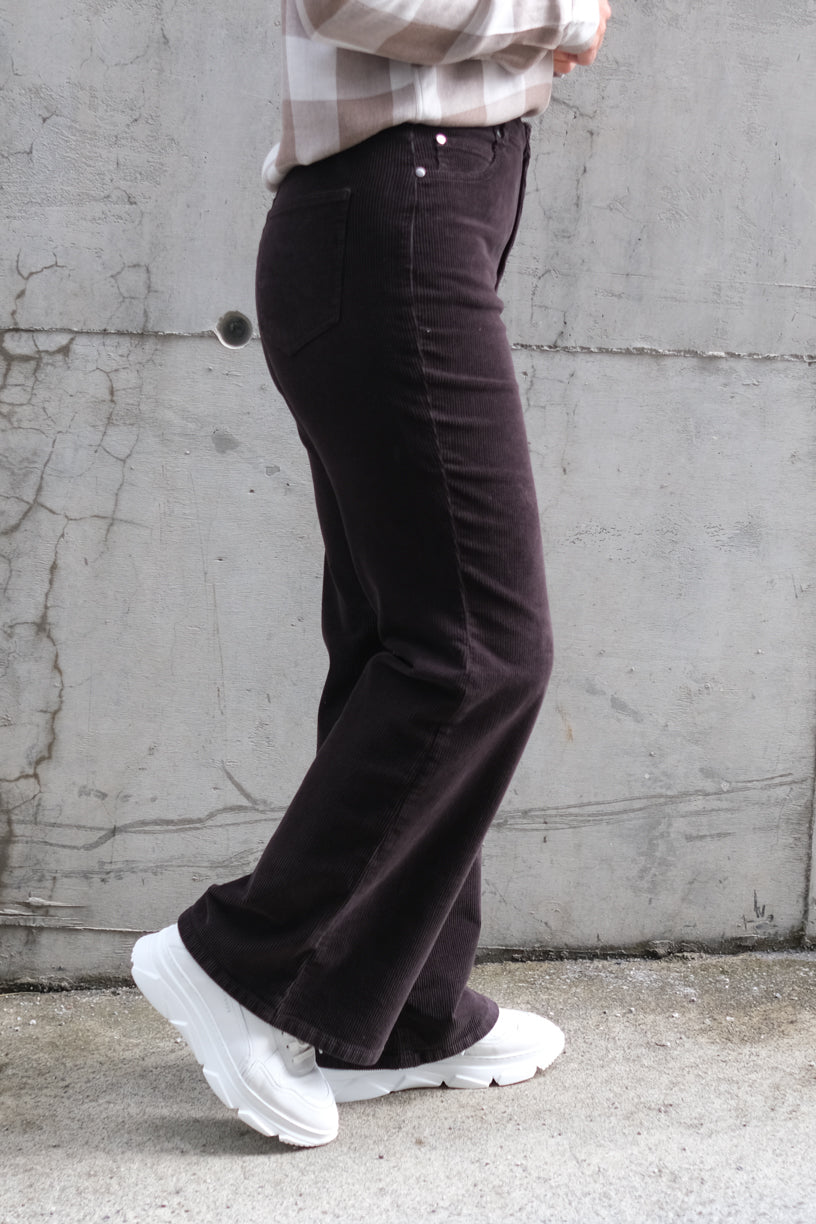 Odette Regular Dark Coffee Corduroy