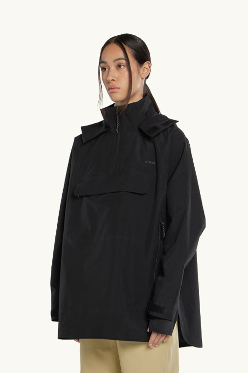 Voss Poncho Black