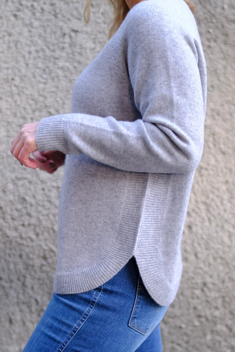 Raglan Curved Sweater Light Grey