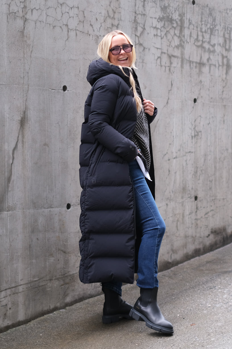 Infinity Down Coat Black