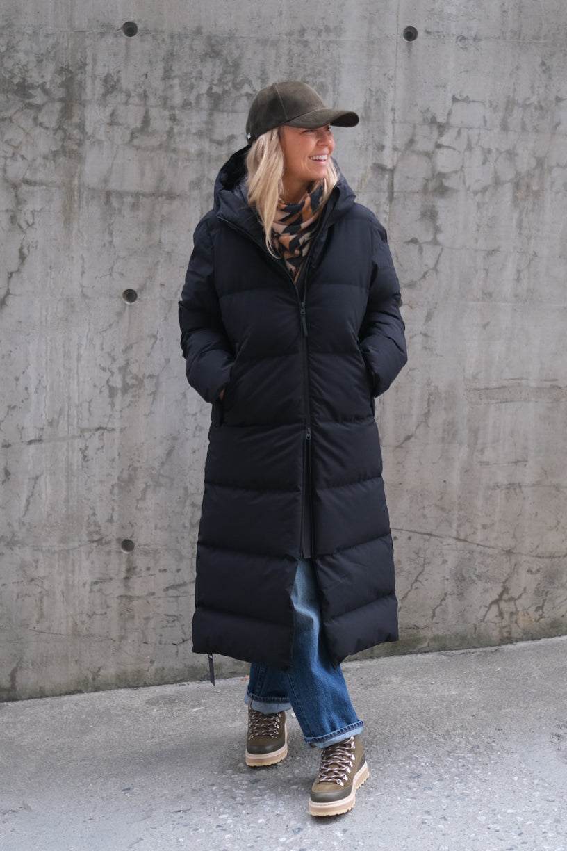 Innvik Down Coat Black