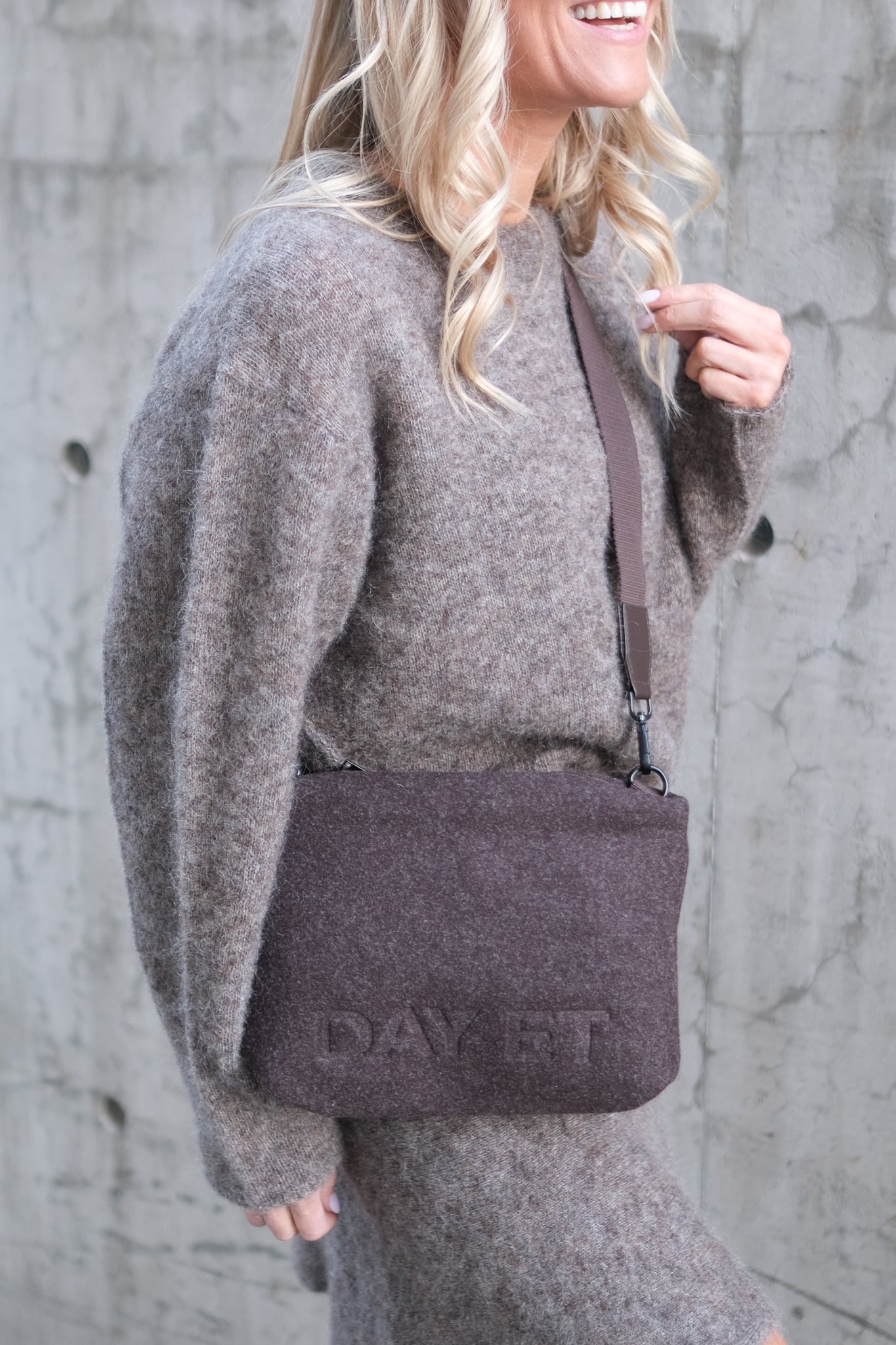 Woolen Crossbody Pouchy Chocolate Melange