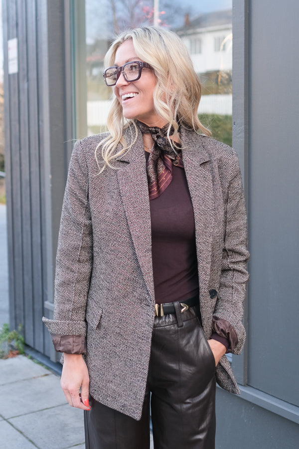 Emi Fitted Blazer Delicioso