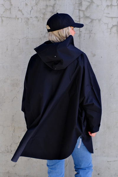 Bergen Poncho Black