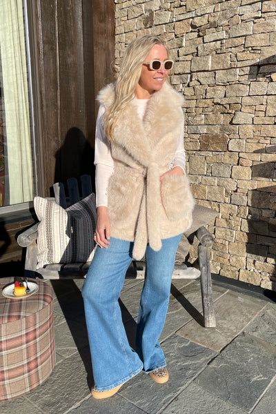 Astrid Fuskepels Vest Lys Beige