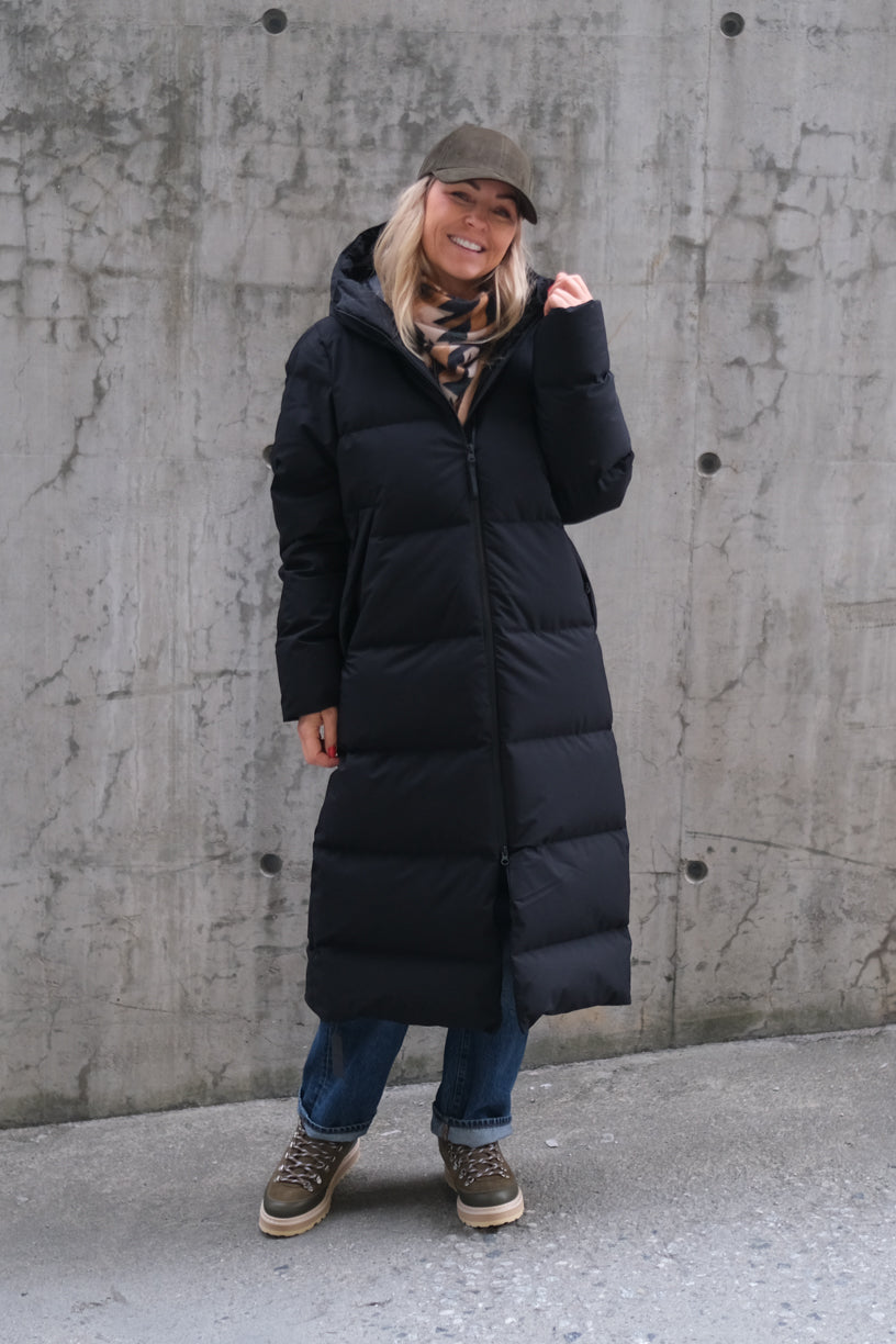 Innvik Down Coat Black
