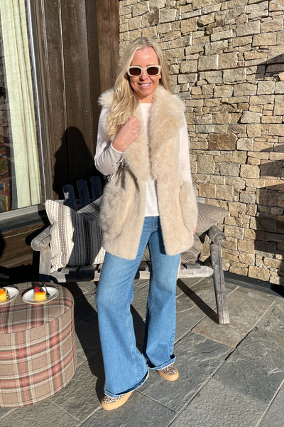 Astrid Fuskepels Vest Lys Beige