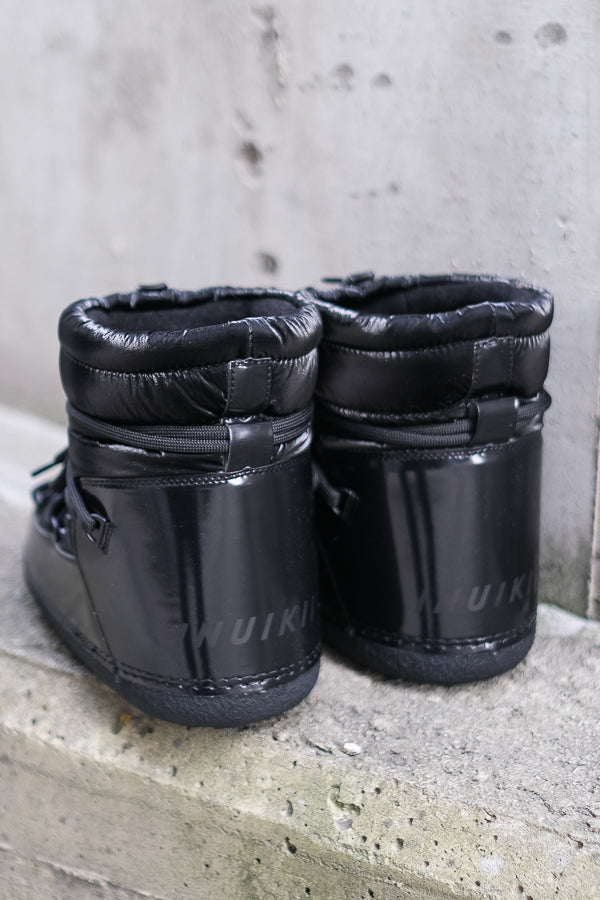 Mountain Boot Metallic Black