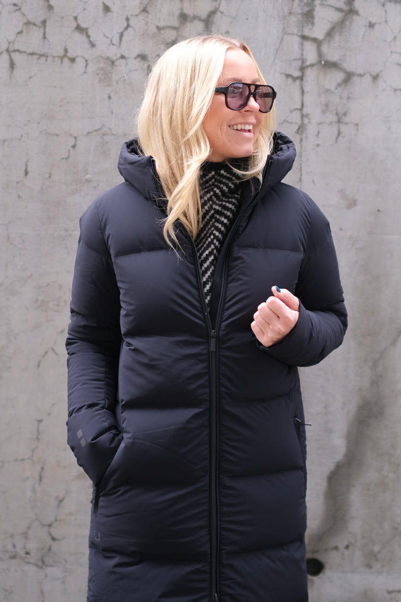 Infinity Down Coat Black