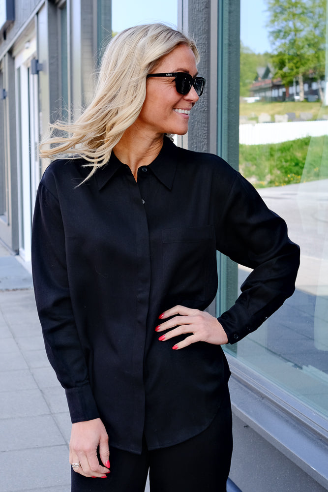 Isola Shirt Black