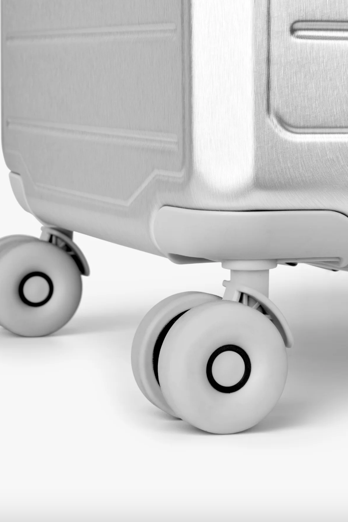 Tonal Suitcase 24" Trunk Silver