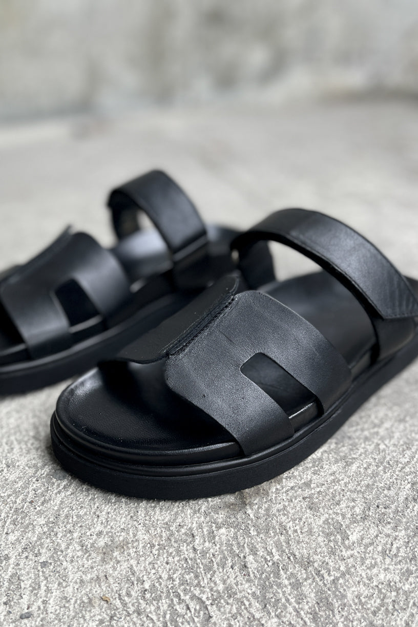 Maru Sandals Black