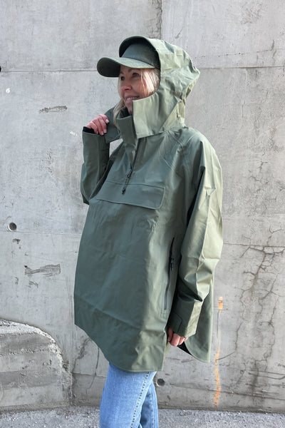 Voss Poncho Dusty Green