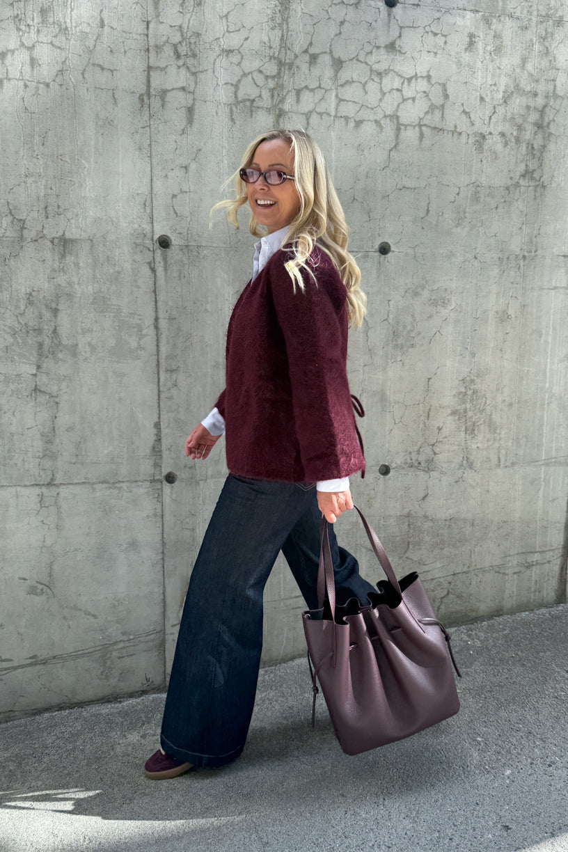 Scallop Tote Pebble Grain Leather Cassis