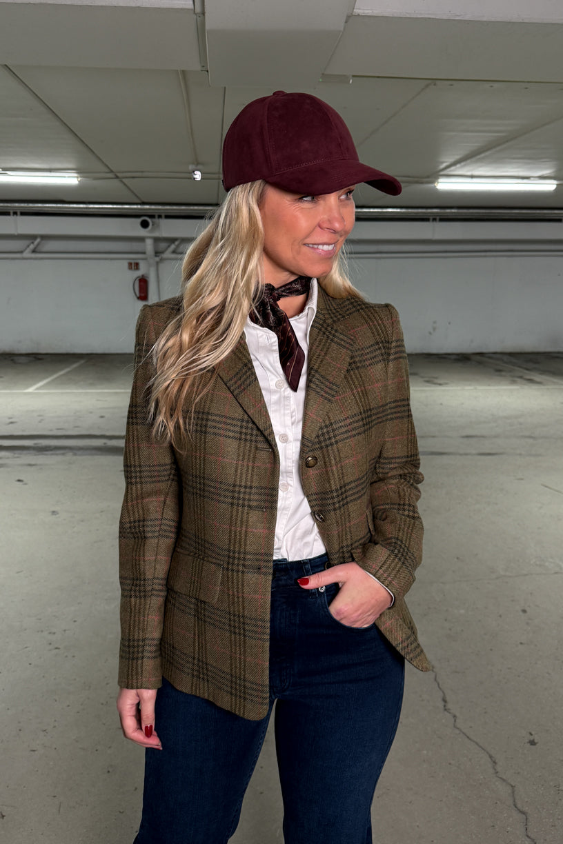 Alcantara Baccara Burgundy