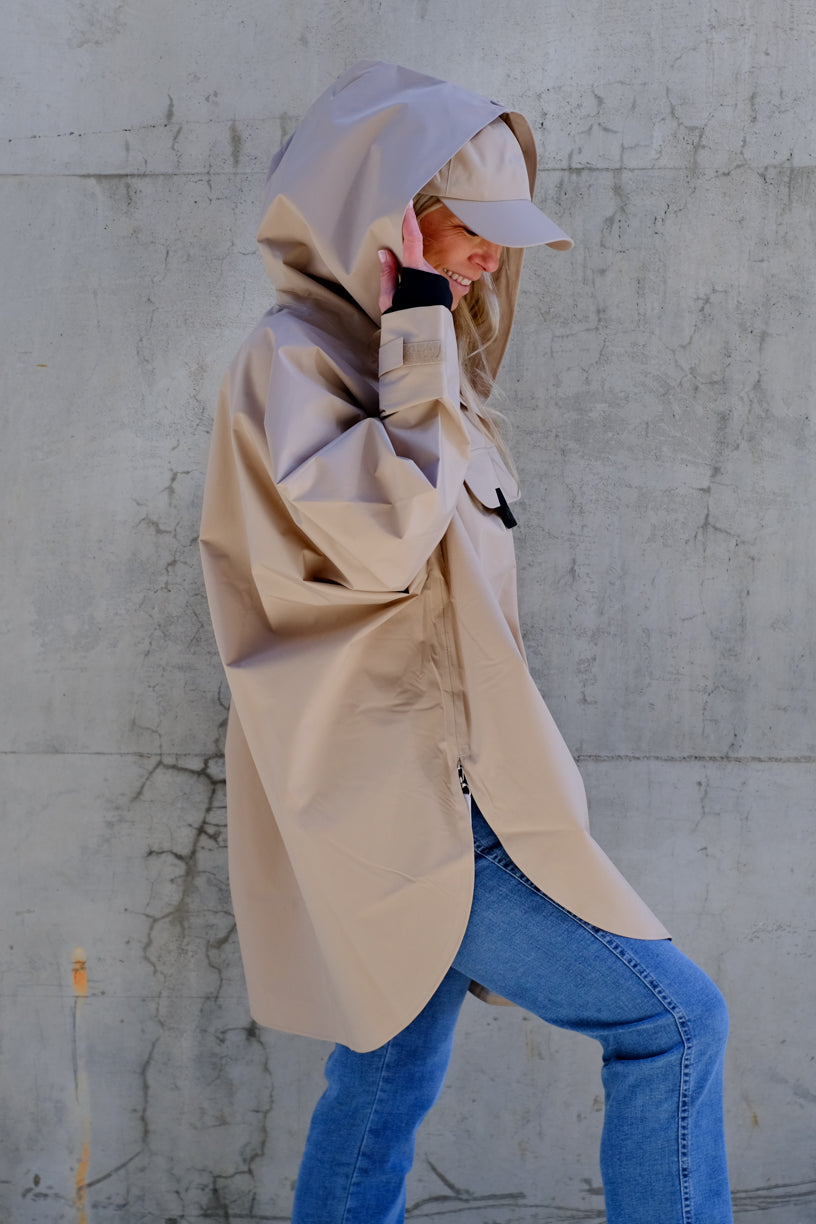 Bergen Poncho Beige