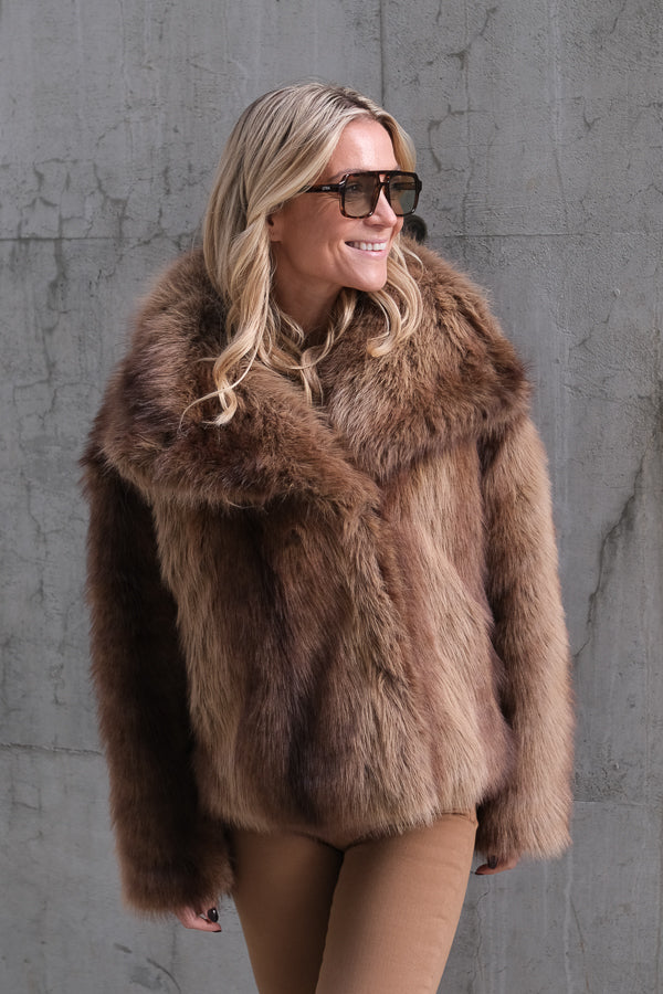 St. Moritz Fuskepels Jakke Kort Wolf