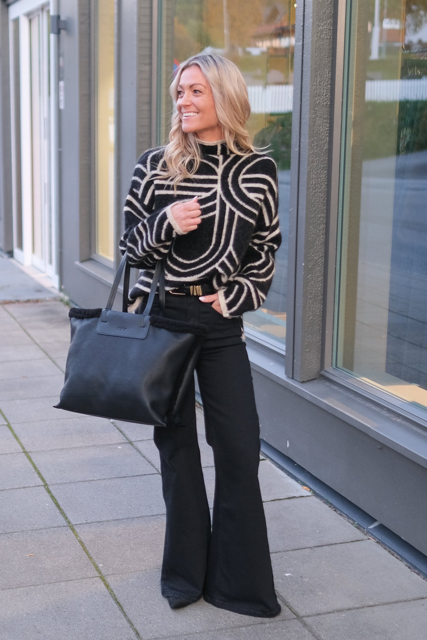 Signa Knit T-Neck Black