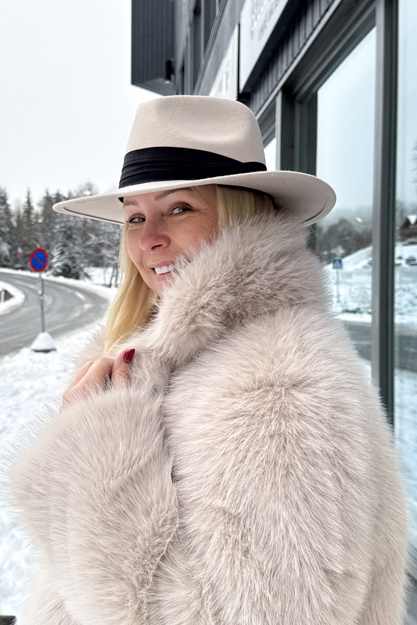 Ull Hatt Med Bånd Lys Beige