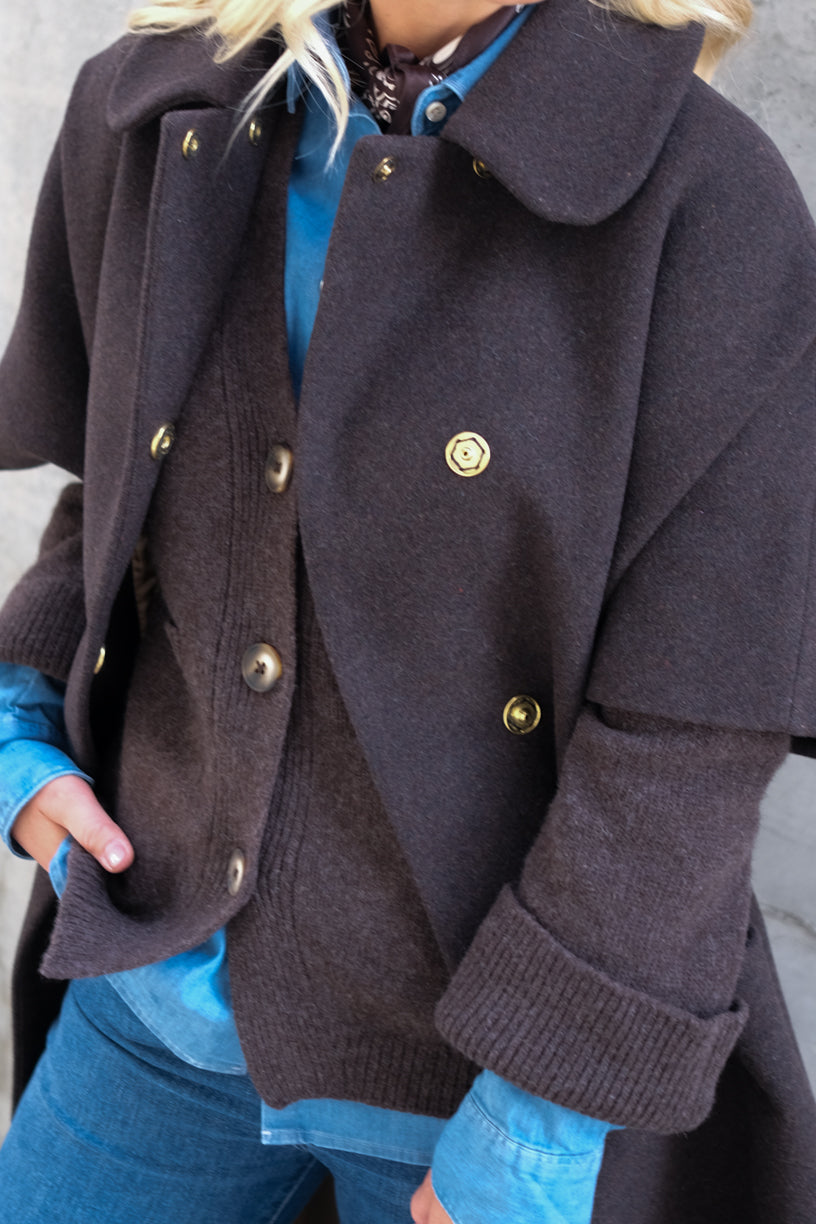 Long Mok Coat Rounded Collar Brown