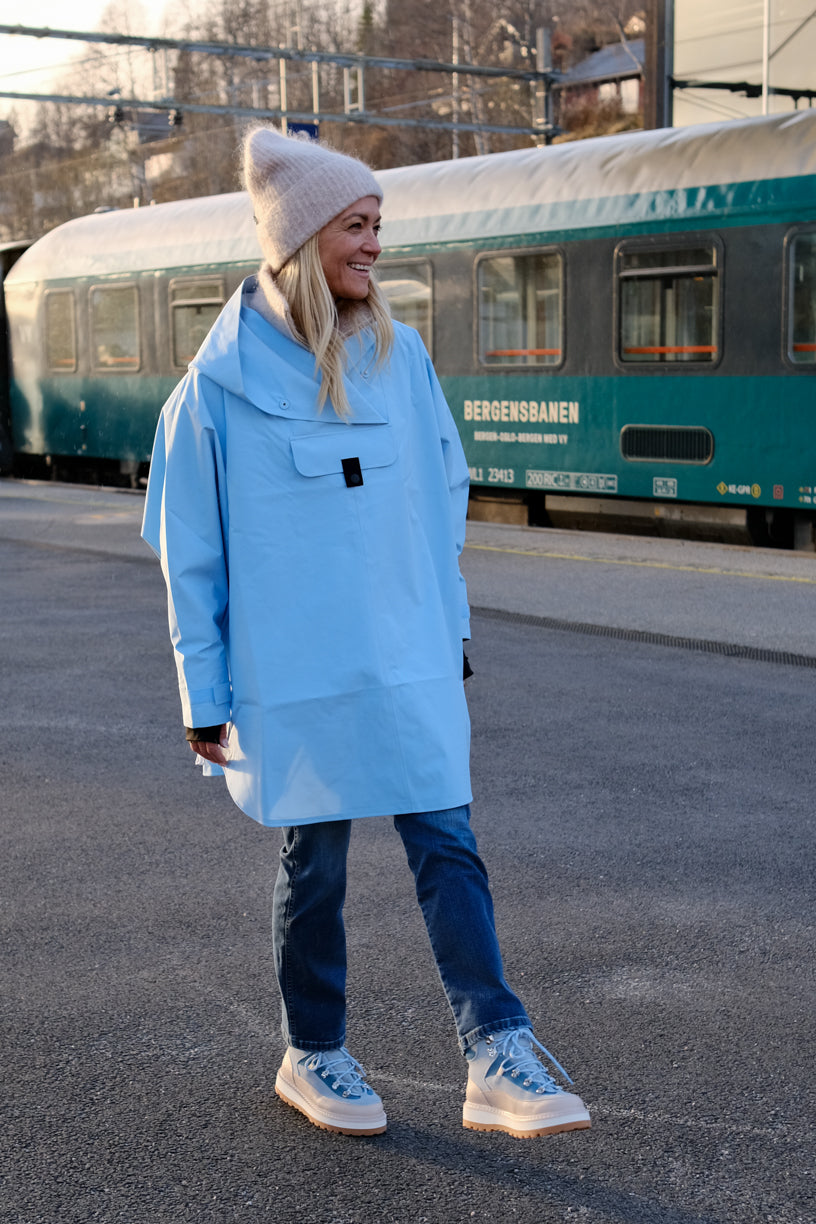 Bergen Poncho Airy Blue