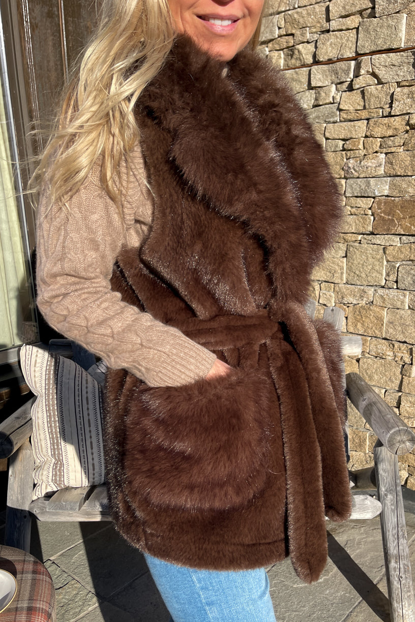 Astrid Fuskepels Vest Brun