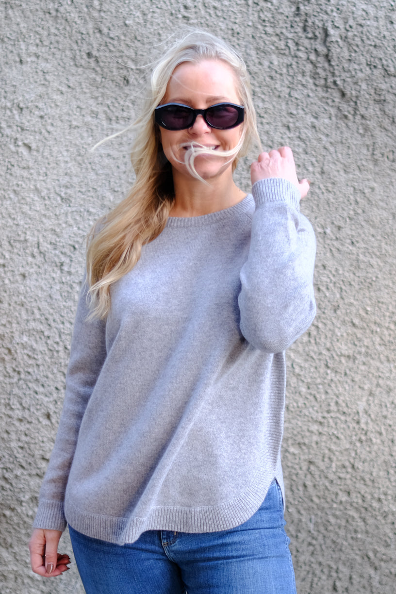 Raglan Curved Sweater Light Grey