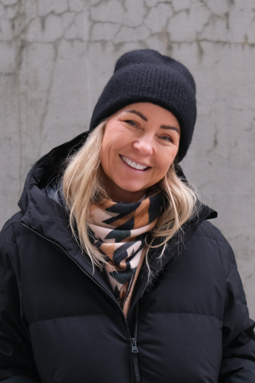 Leia Beanie Black