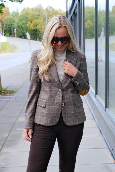 Remi Blazer Brown