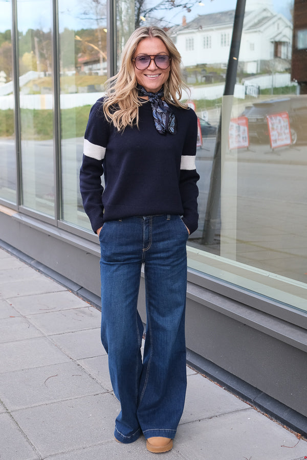 Avel Crew Neck Jumper Navy