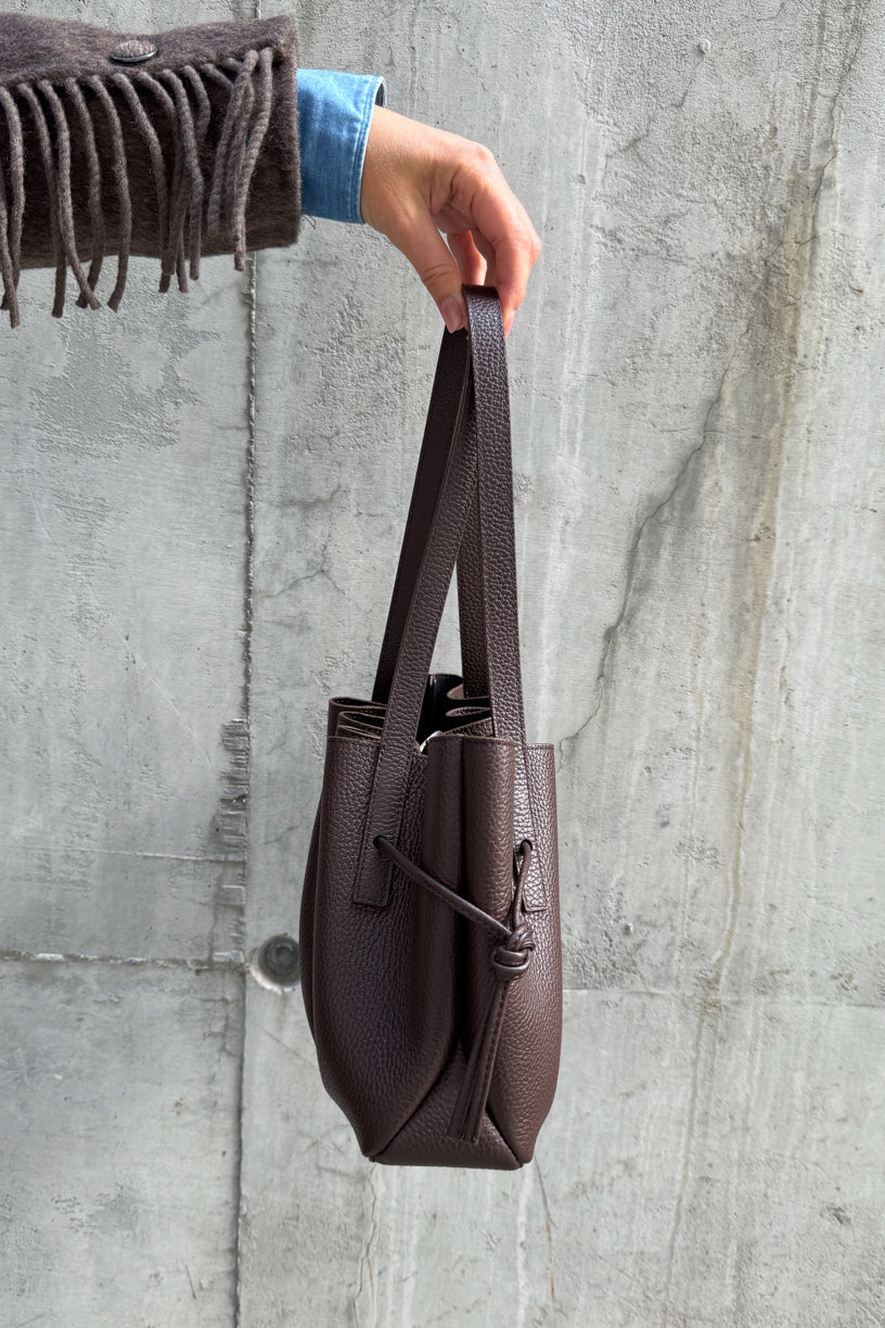 Scallop Shoulder Bag Pebble Grain Leather Espresso