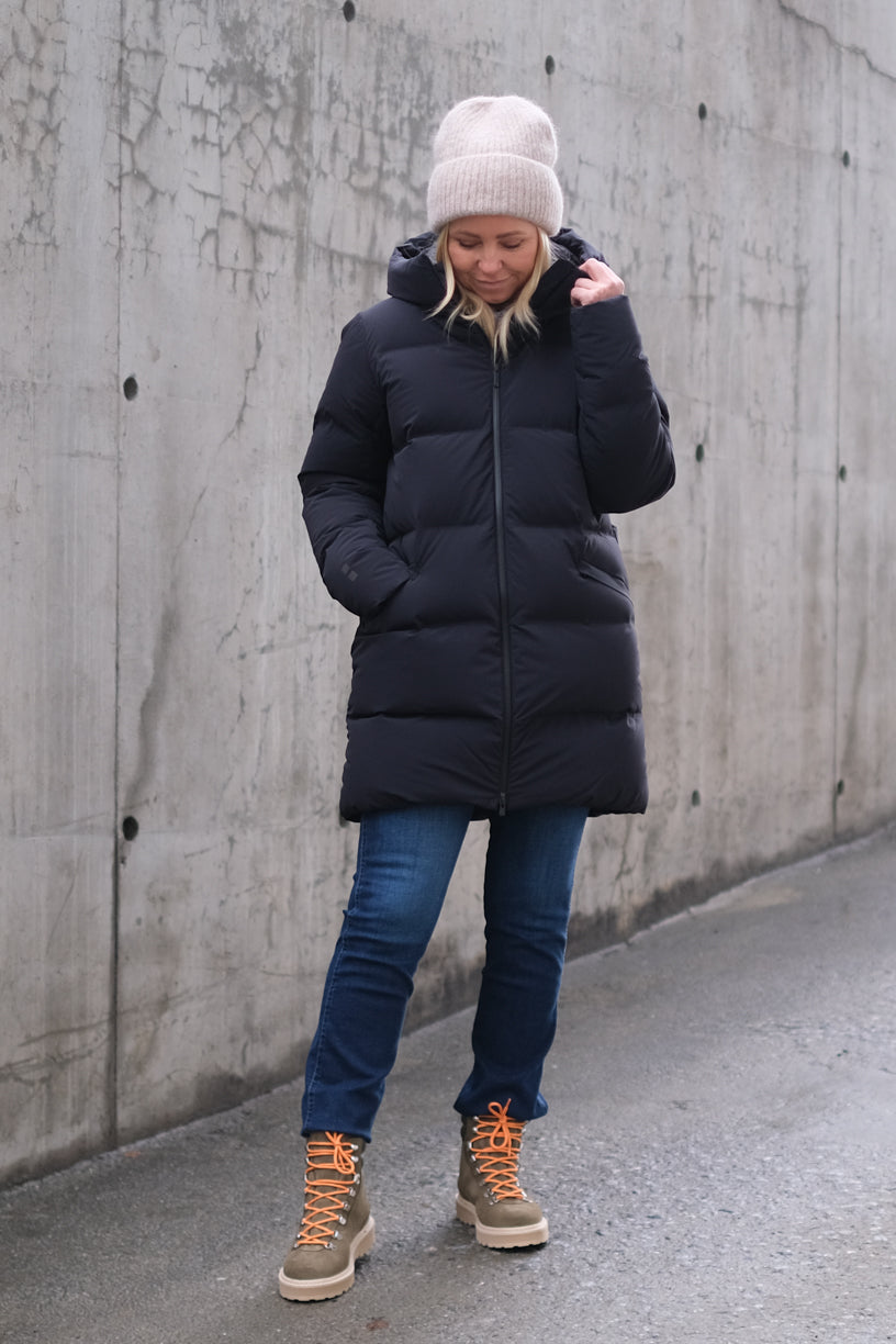 Thundra Down Parka Black