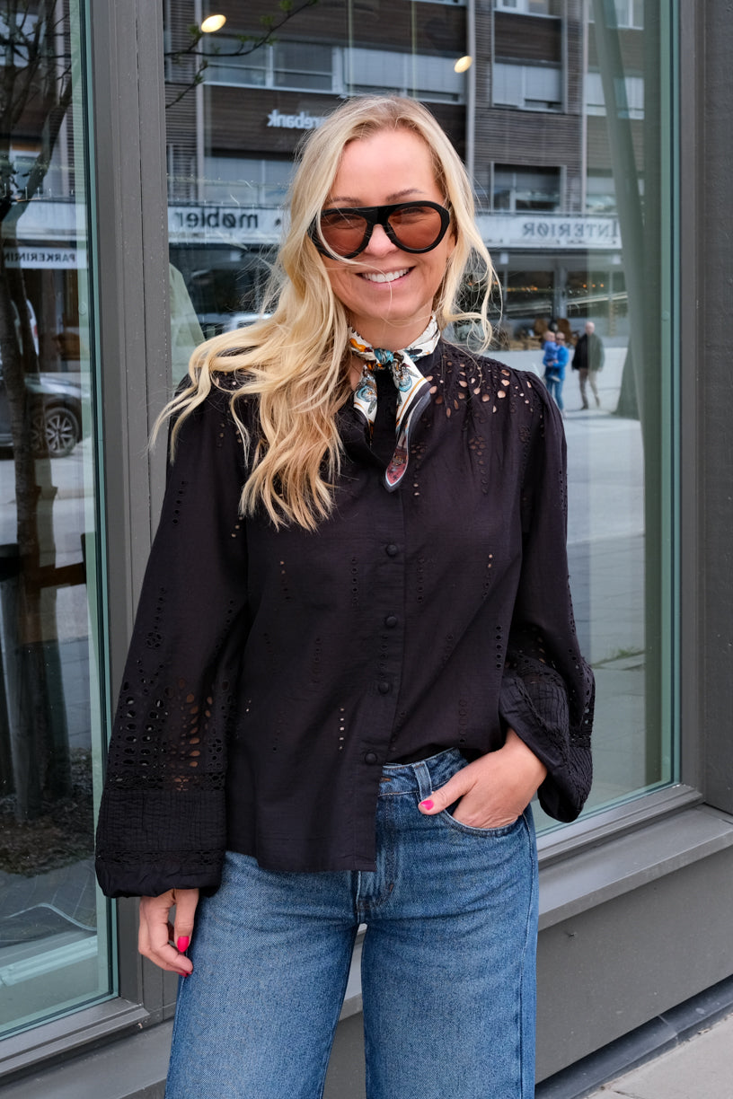 Camil Shirt Black
