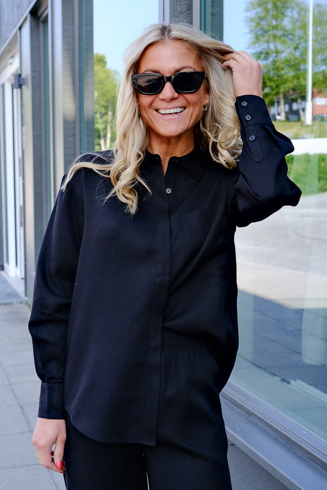 Isola Shirt Black