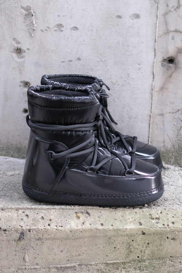 Mountain Boot Metallic Black