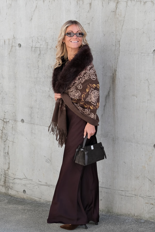 Jackie Scarf Med Fuskepels Brun