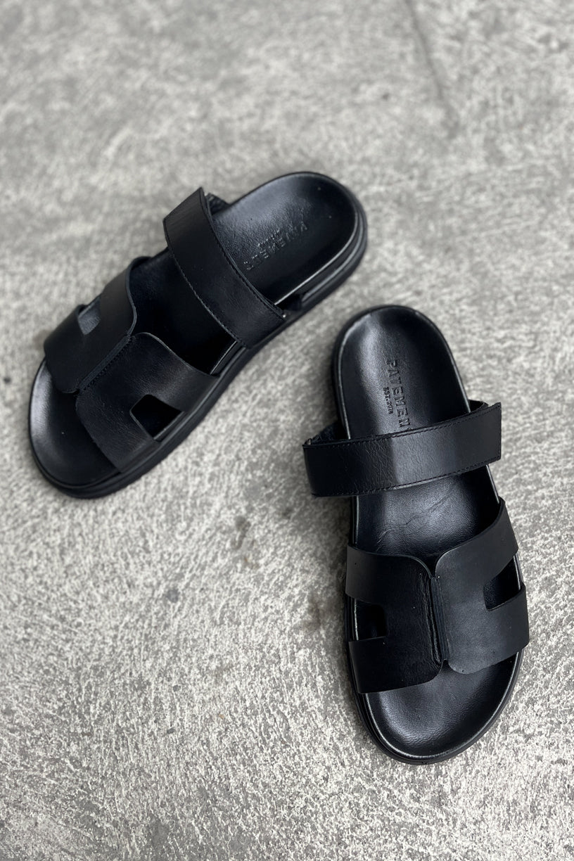 Maru Sandals Black