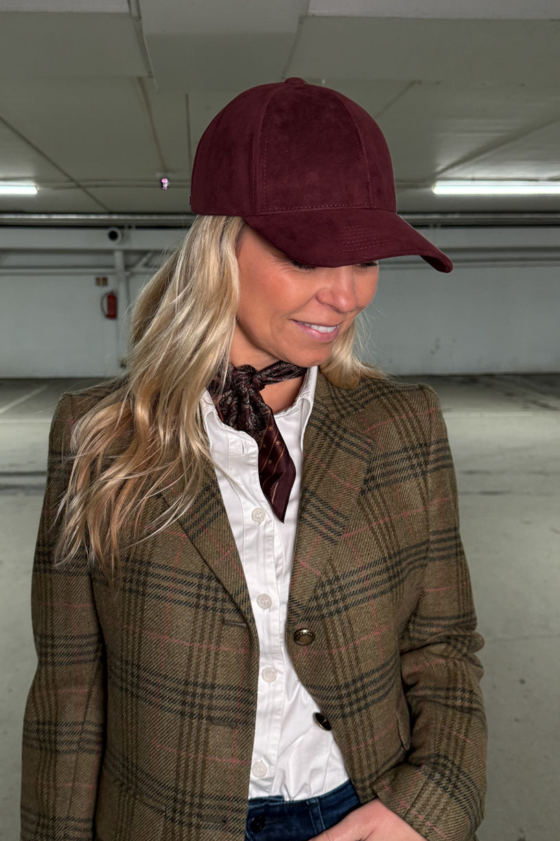 Alcantara Baccara Burgundy