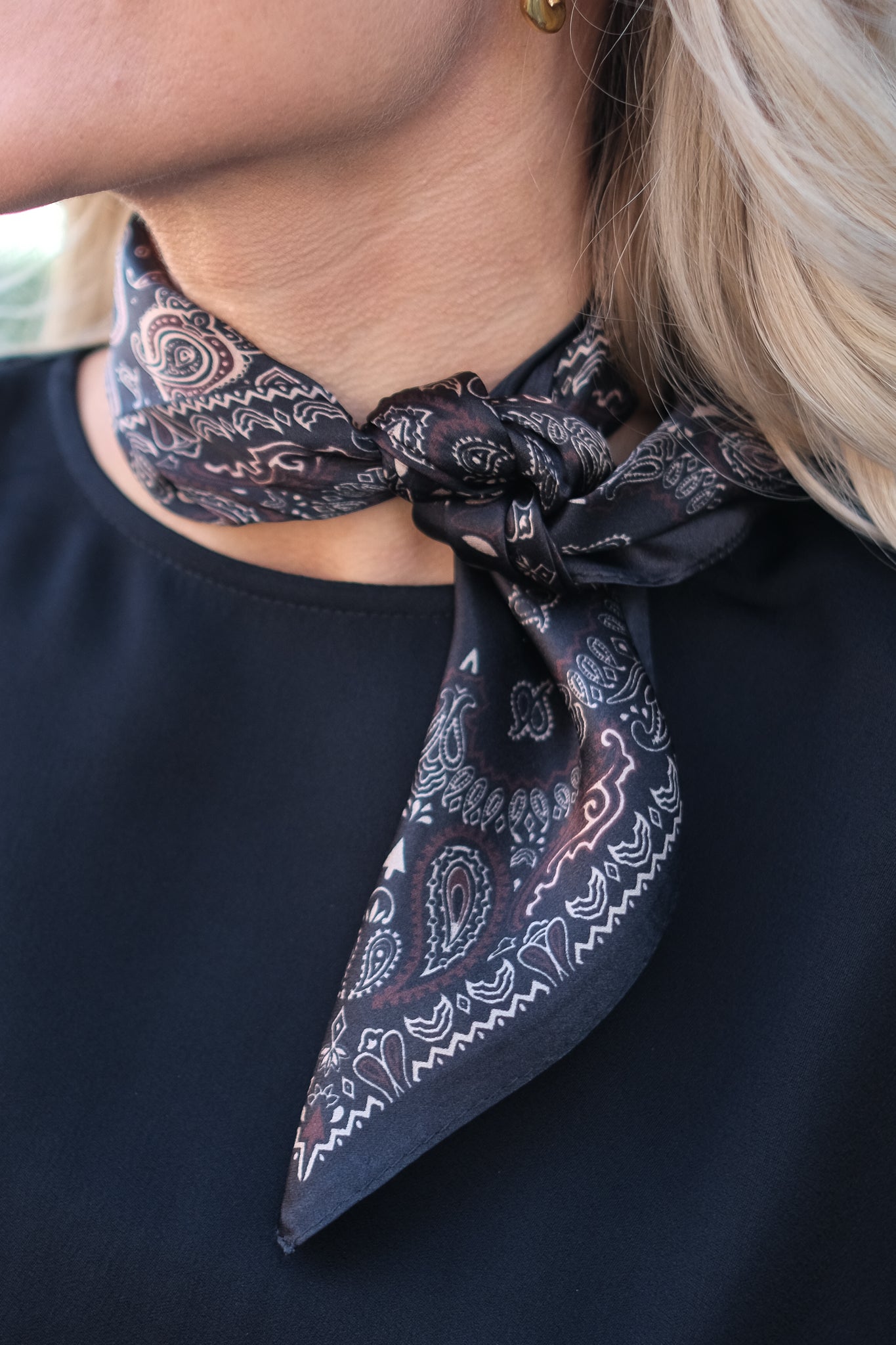 Silke skjerf Square sort m. brun paisley